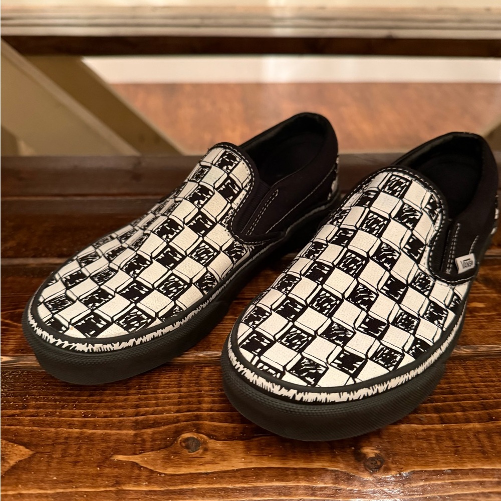 VANS Black and White Checkered Slip-On Shoes** NEW